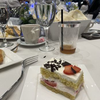 White House Catering - The cake was delicious but a bit too sweet. Still a 4.5/5 star cake - Caterers Near Me - Yorba Linda, California White House Catering - The cake was delicious but a bit too sweet. Still a 4.5/5 star cake - Caterers Near Me - Yorba Linda, California