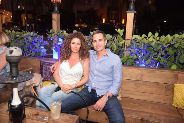 Wilde on the Porch by null