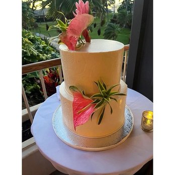 Cori's Cake Dreams - 8in/10in two tier wedding cake with white etched leaf design. Exactly what I envisioned! Thank you Cori!! - Custom Cakes Near Me - Honolulu, Hawaii