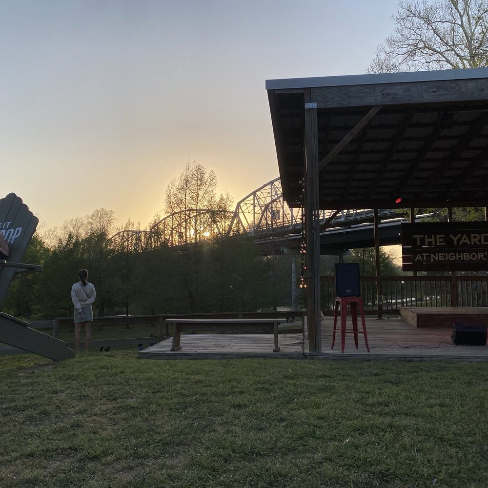 Neighbor's Kitchen & Yard - Patio - Pizza Near Me - Bastrop, Texas