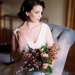Sweet Fuss Hair & Makeup Artistry - Romantic simplicity Fresh makeup to complement the blooms. We love creating effortless styles that make brides feel beautiful. Pond Estat
