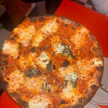 Cent’s - Pink Pizza - spicy vodka, sauce, basil, mozzarella cheese, Parmesan cheese, and chili flakes - Pizza Near Me - Cleveland, Ohio