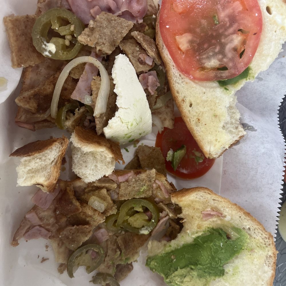 Chilanga torta It supposed to have Milanesa, it has small pieces of what it supposed to be milanesa but it does not taste like any meat