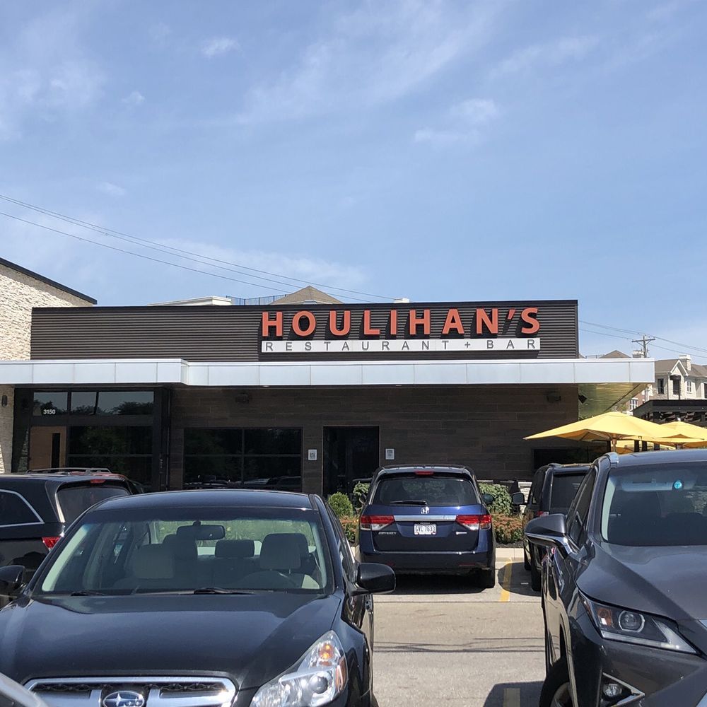 Houlihan's - Front - Bars Near Me - Upper Arlington, Ohio Houlihan's - Front - Bars Near Me - Upper Arlington, Ohio