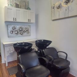 Salon 221- Unisex Hair Salon