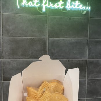 Somisomi - Red bean and taro taiyakis - Desserts Near Me - Carrollton, Texas