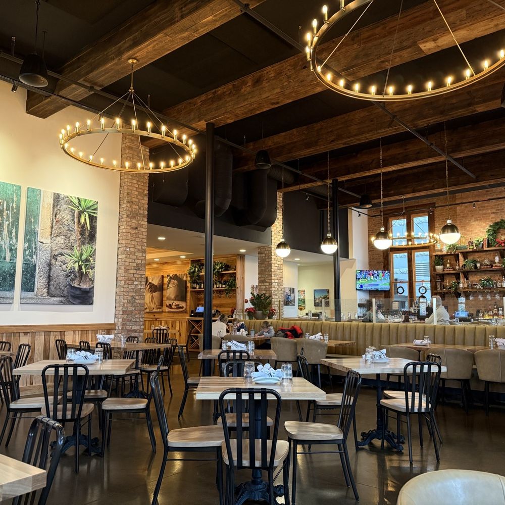 Gia Mia - Italian Near Me - Naperville, Illinois