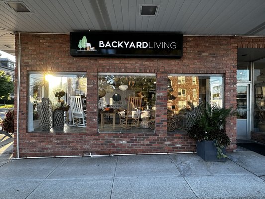 BACKYARD LIVING - Updated August 2025 - 10 Photos - 235 Franklin Ave ...