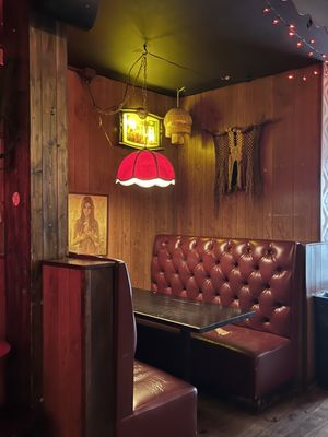 Horses and Divorces by null