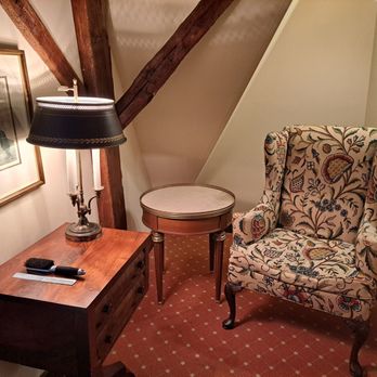 The 1708 House - A little nook in the room - Bed & Breakfast Near Me - Southampton, New York The 1708 House - A little nook in the room - Bed & Breakfast Near Me - Southampton, New York