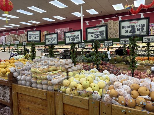 Mango Tree Supermarket by null