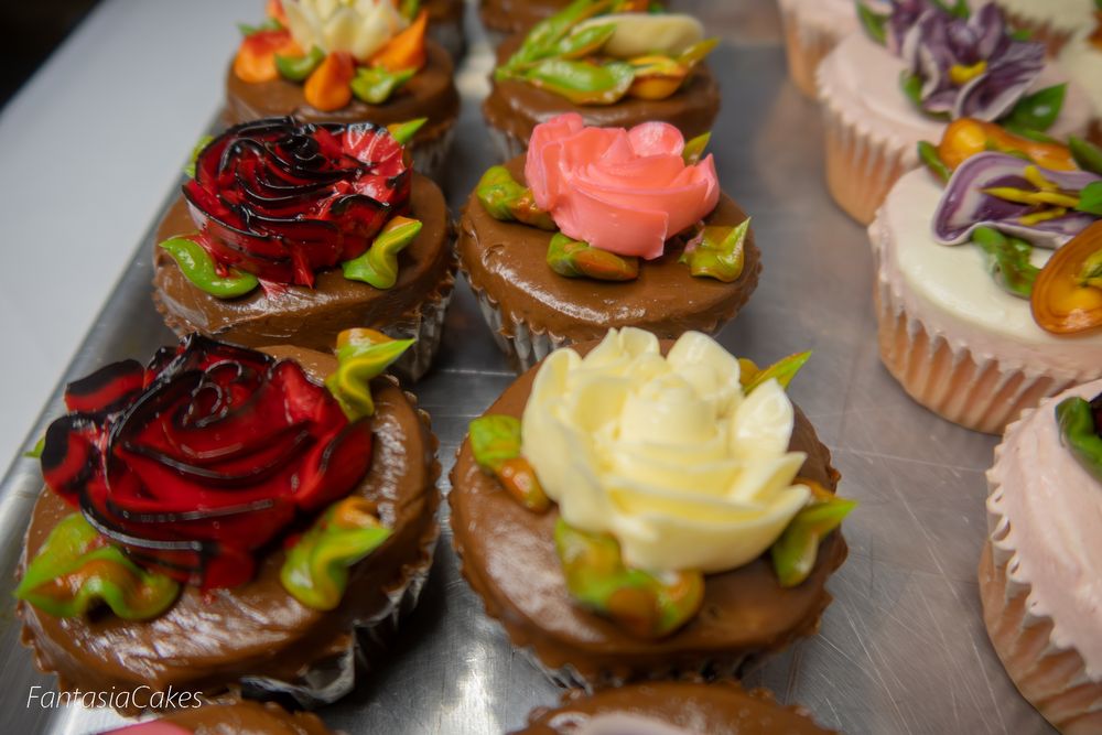 Fantasia Cakes Logo