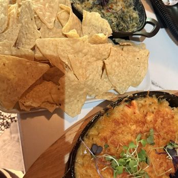 Crave Dessert Bar - Spinach & Artichoke Dip, Lobster Mac & Cheese - Lounges Near Me - Charlotte, North Carolina