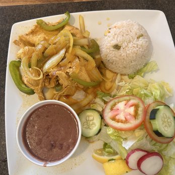 Lo'roko Pupuseria & Grill - Pollo a la Plancha - Salvadoran Near Me - Bellflower, California Lo'roko Pupuseria & Grill - Pollo a la Plancha - Salvadoran Near Me - Bellflower, California