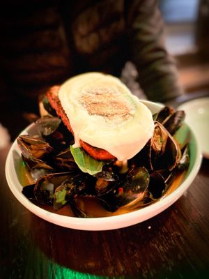 Local 11ten Food | Wine by null