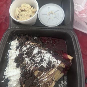 Las Vegas Crepe - Oreo Crepe with mixed berry - Creperies Near Me - Las Vegas, Nevada Las Vegas Crepe - Oreo Crepe with mixed berry - Creperies Near Me - Las Vegas, Nevada