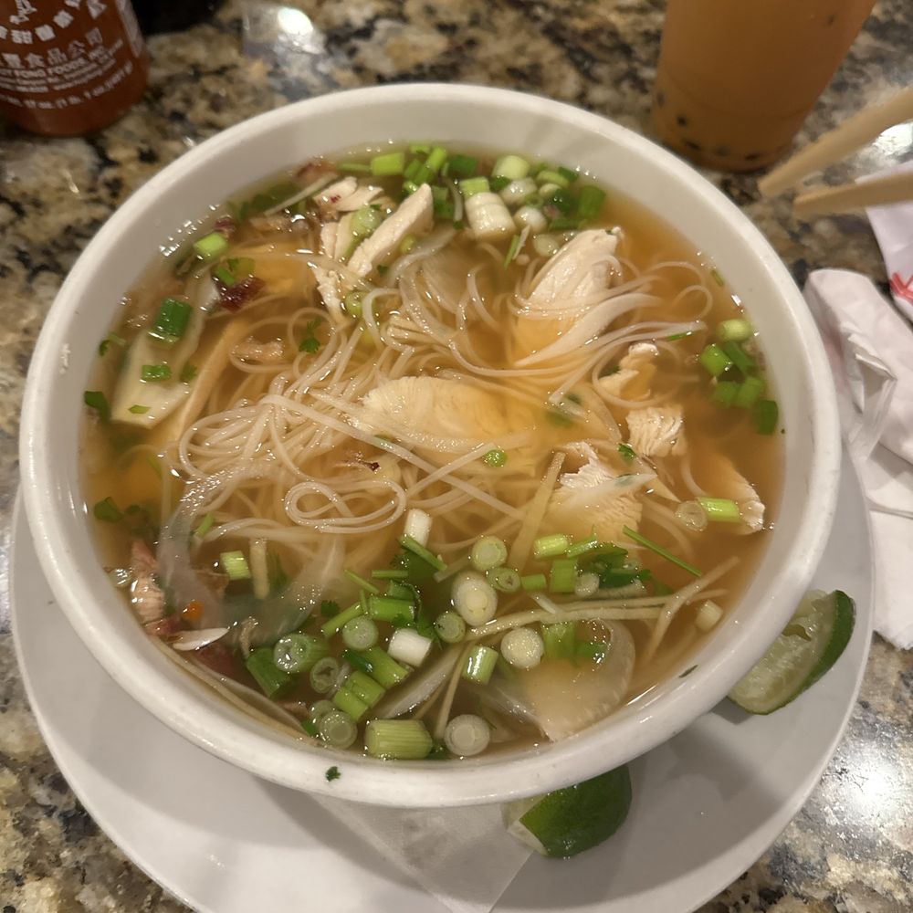 Saigon Noodle House - P8. Phở Gà- Sliced Chicken - Vietnamese Near Me - Birmingham, Alabama
