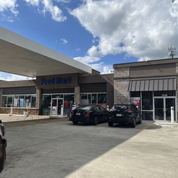South West Blvd Chevron - Exterior - Gas Stations Near Me - Montgomery, Alabama