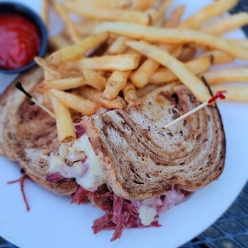 Reel Cafe - Reuben with fries - American Near Me - Wilmington, North Carolina