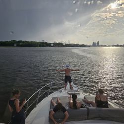 Penn's Yacht Charters - Family escapes summer heat on the River Cruise