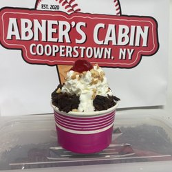 Abner’s Cabin - Brownie sundae