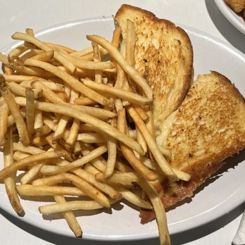 The Den On Payette - Meatloaf sandwich... - Breakfast & Brunch Near Me - McCall, Idaho