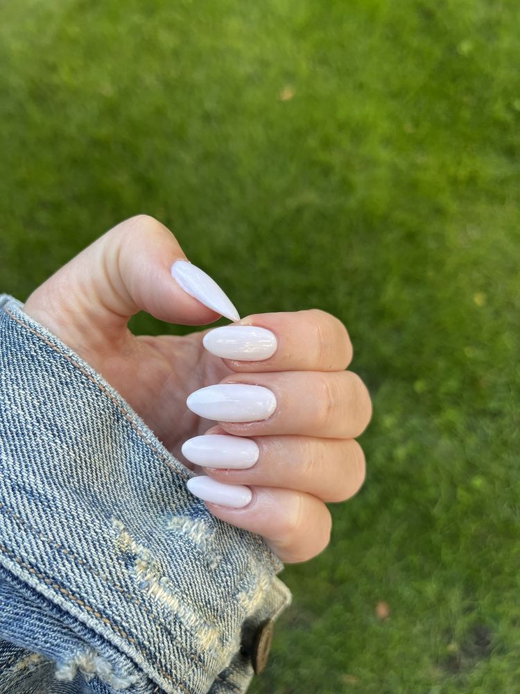 Diva Nail & Spa Logo