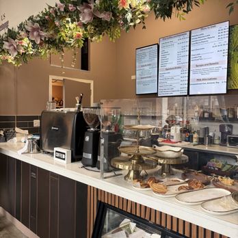 Libra Coffee Lounge - Coffee & Tea Near Me - Chicago, Illinois