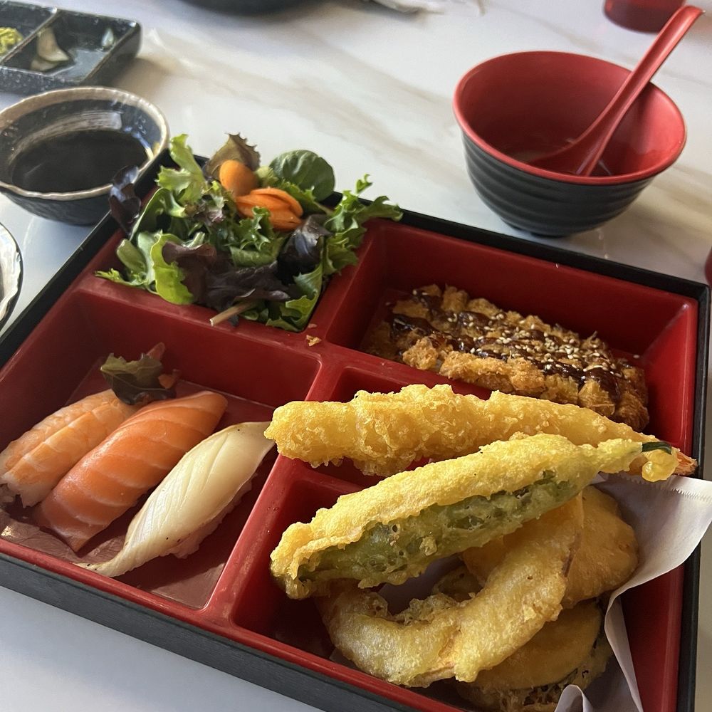 Joyce’s sushi Palm Springs - 3 items Lunch special - Sushi Bars Near Me - Palm Springs, California Joyce’s sushi Palm Springs - 3 items Lunch special - Sushi Bars Near Me - Palm Springs, California