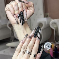 Nora’s Nail Salon