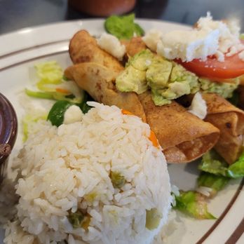Luna Maya Grill - Salvadoran Near Me - Pico Rivera, California Luna Maya Grill - Salvadoran Near Me - Pico Rivera, California