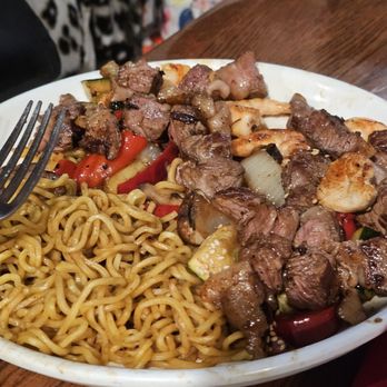 Shogun - Noodles, Sumo steak shrimp and vegetables - Japanese Near Me - San Diego, California