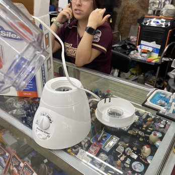 Andrade's Thrift Store - What's a blender without the blade?  This place is awful. Stay away - Thrift Stores Near Me - National City, California
