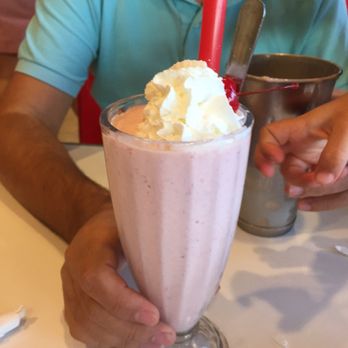 Ruby's Diner - Strawberry banana milkshake - American Near Me - Carlsbad, California Ruby's Diner - Strawberry banana milkshake - American Near Me - Carlsbad, California