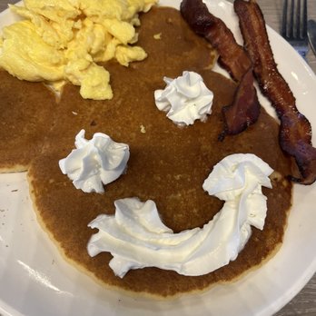 Broken Yolk Cafe - Kids Pancake with eggs and bacon - Breakfast & Brunch Near Me - Chandler, Arizona Broken Yolk Cafe - Kids Pancake with eggs and bacon - Breakfast & Brunch Near Me - Chandler, Arizona