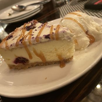 Roanoke - White chocolate blueberry cheesecake with vanilla bean ice cream - Cocktail Bars Near Me - Chicago, Illinois Roanoke - White chocolate blueberry cheesecake with vanilla bean ice cream - Cocktail Bars Near Me - Chicago, Illinois