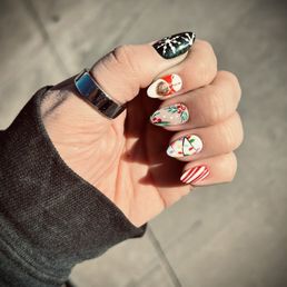 Christmas Gel X Nail Design