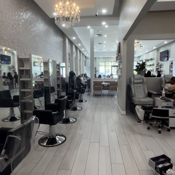 Tipsy Salonbar - Super spacious and clean - Hair Salons Near Me - Dania Beach, Florida Tipsy Salonbar - Super spacious and clean - Hair Salons Near Me - Dania Beach, Florida