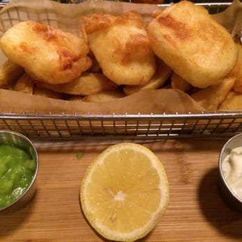 Max's Bar & Grill - Halloumi in a basket - American Near Me - Glasgow, GLG Max's Bar & Grill - Halloumi in a basket - American Near Me - Glasgow, GLG