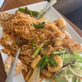 Pikul Thai Bistro - Pad Thai hits every time - Thai Near Me - Fairfield, California Pikul Thai Bistro - Pad Thai hits every time - Thai Near Me - Fairfield, California