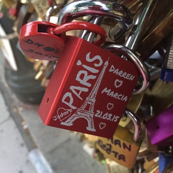 Le Pont des Arts - Not ours - Landmarks & Historical Buildings Near Me - Paris, 75