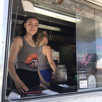 Swampys BBQ Sauce and Catering - Great staff at the window - Food Trucks Near Me - Kennewick, Washington