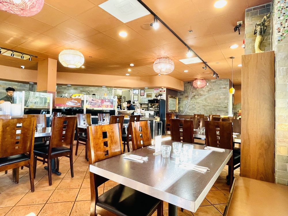 Frodo Joe's Petit Cafe
