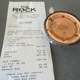 This is the a thousand island dressing which was not ordered. Receipt clearly states ranch. This is the a thousand island dressing which was not ordered. Receipt clearly states ranch.