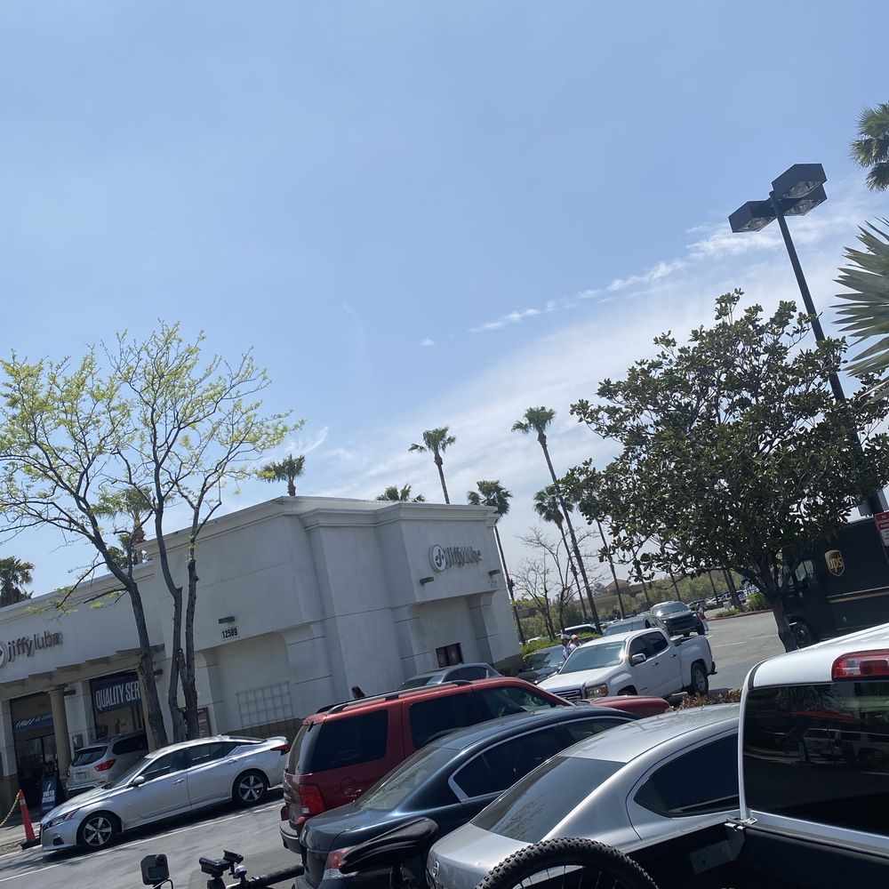 In-N-Out Burger - That line tho..... - Burgers Near Me - Rancho Cucamonga, California