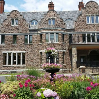 The Inn at Erlowest - Stunning architecture in an absolutely gorgeous setting along the banks of Lake George, NY - Hotels Near Me - Lake George, New York The Inn at Erlowest - Stunning architecture in an absolutely gorgeous setting along the banks of Lake George, NY - Hotels Near Me - Lake George, New York