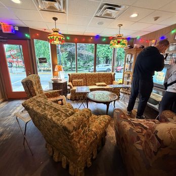 Casano’s Pizza Parlor - The most nostalgic set up - Pizza Near Me - Rutherford, New Jersey