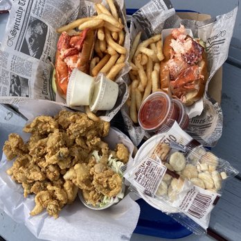 Bob's Clam Hut - Lobster rolls, clam chowder, clam belly strips - Seafood Near Me - Kittery, Maine Bob's Clam Hut - Lobster rolls, clam chowder, clam belly strips - Seafood Near Me - Kittery, Maine
