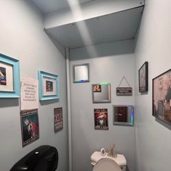 Messer’s Bar & Grill - Women's restroom