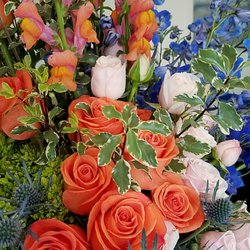 Cathy Teeters Beautiful Weddings - Creative...interesting...beautiful  arrangements